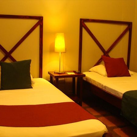 Hotel Ліберія Екстер'єр фото