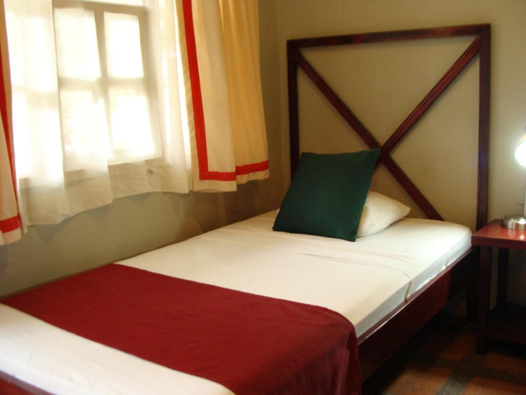 Hotel Ліберія Екстер'єр фото